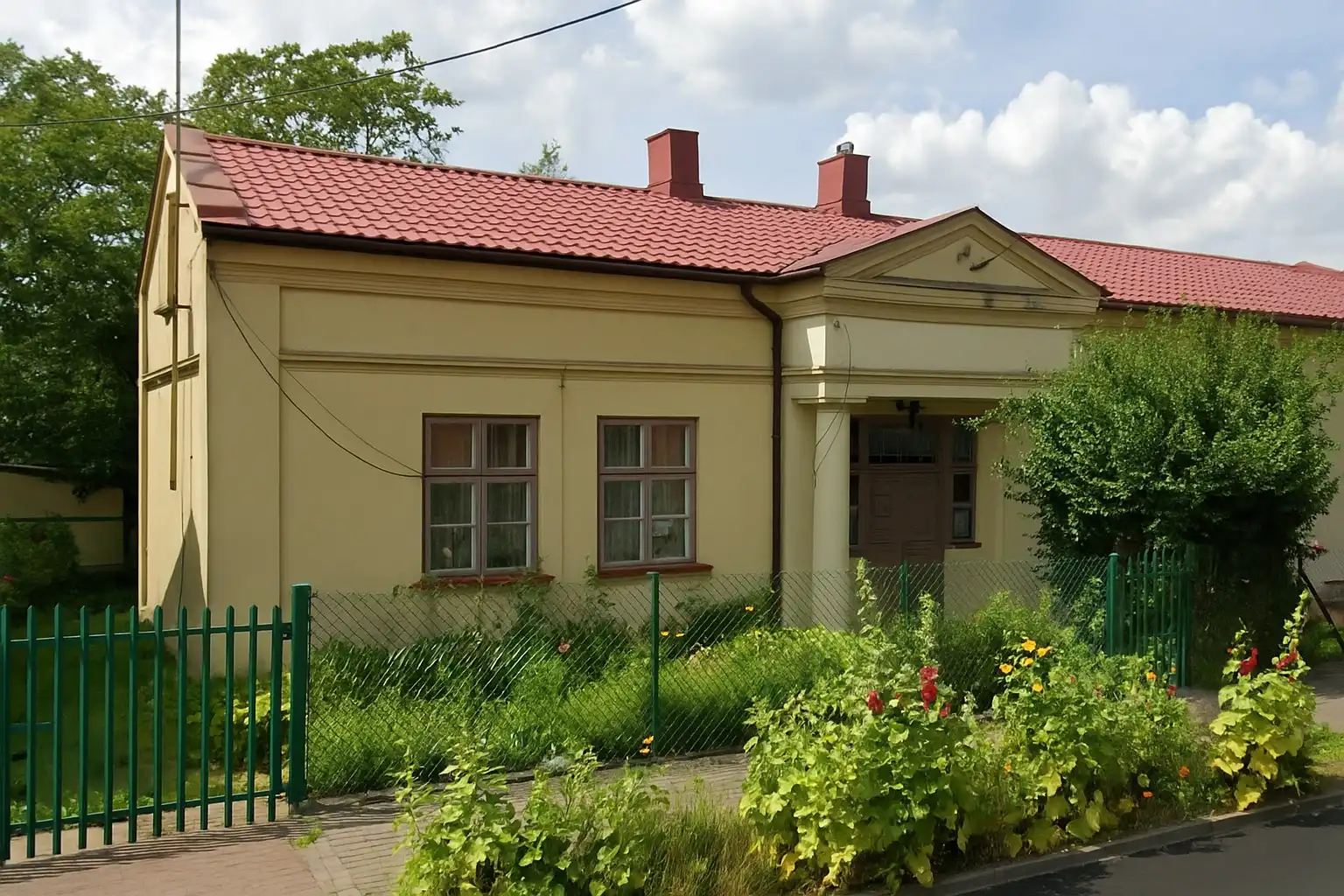 Bilder Hus med historia och karaktär till förmånligt pris